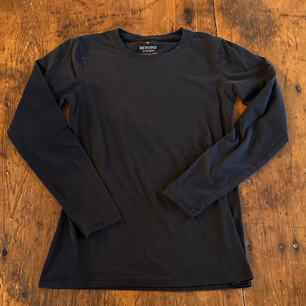 Beyond Scrubs Women's Long Sleeve Crewneck Tee - Black